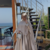 Queen robe 2