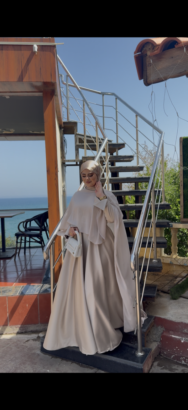 Queen robe 2